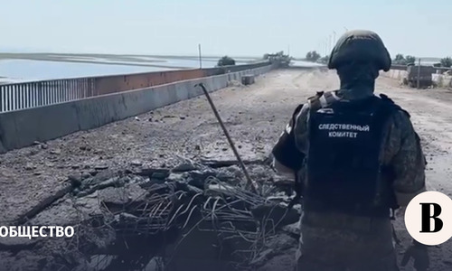 По атакованному мосту в Крым машины шли плотным потоком