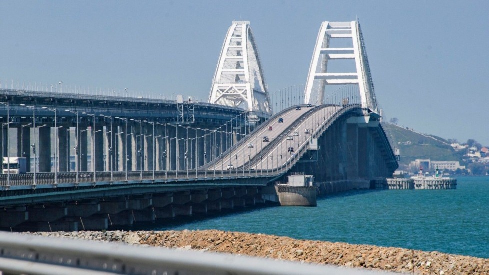 Оперативно о ситуации на Крымском мосту: очередь и время досмотра
