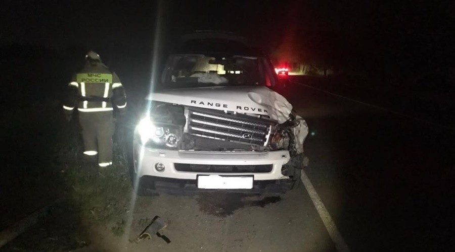 Двое подростков погибли в лобовом столкновении их мопеда с Land Rover в Крыму