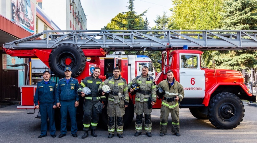 Пожарные спасли 8 человек при возгорании в симферопольской многоэтажке