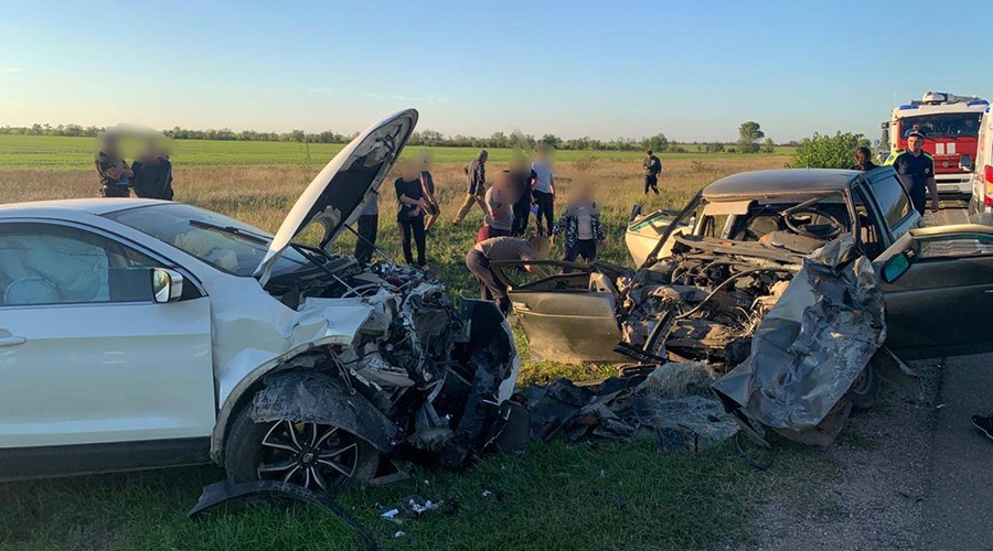 Взрослый и младенец погибли в ДТП в Крыму