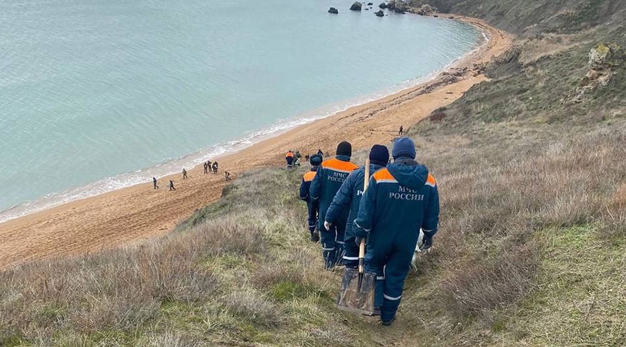 Границы режима ЧС из-за разлива мазута увеличили в Крыму