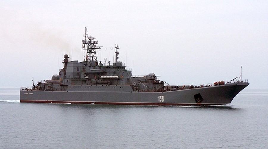 Минобороны РФ готово предоставить два десантных корабля для работы на Керченской переправе
