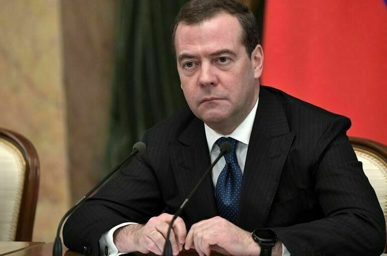 Маска рассмешила шутка Медведева с предложением помирить его с Трампом Маска рассмешила шутка Медведева с предложением помирить его с Трампом