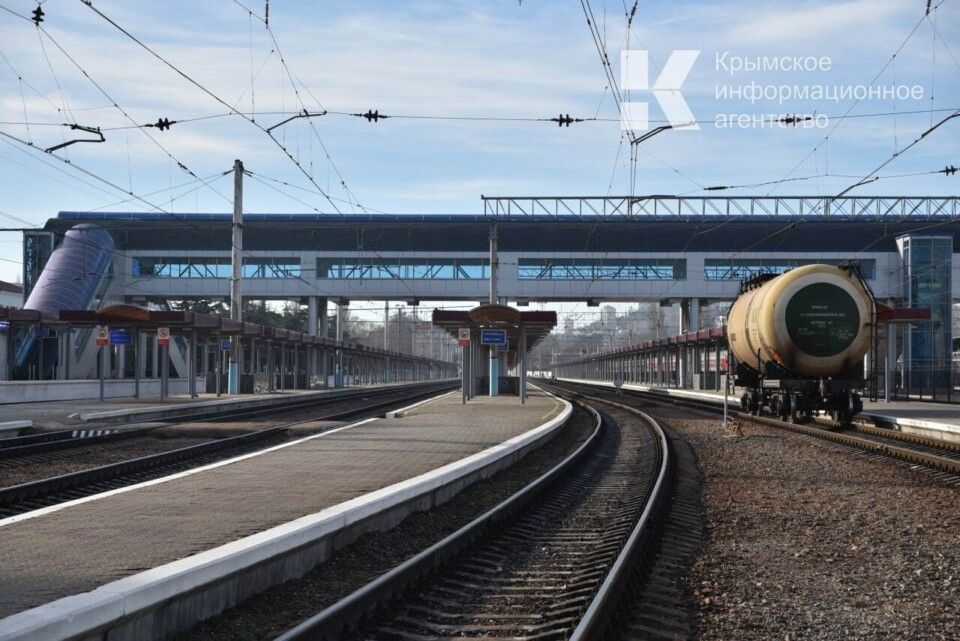 На востоке Крыма неизвестные повредили железнодорожные пути