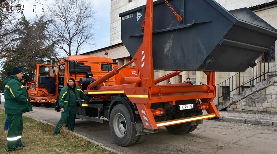 «Крымэкоресурсы» оказывает услуги по вывозу строительных отходов
