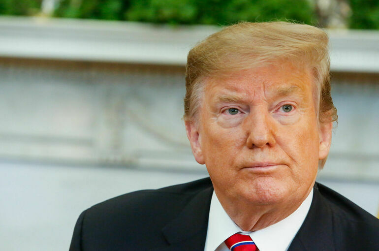 Трамп назвал Зеленского упрямым Трамп назвал Зеленского упрямым