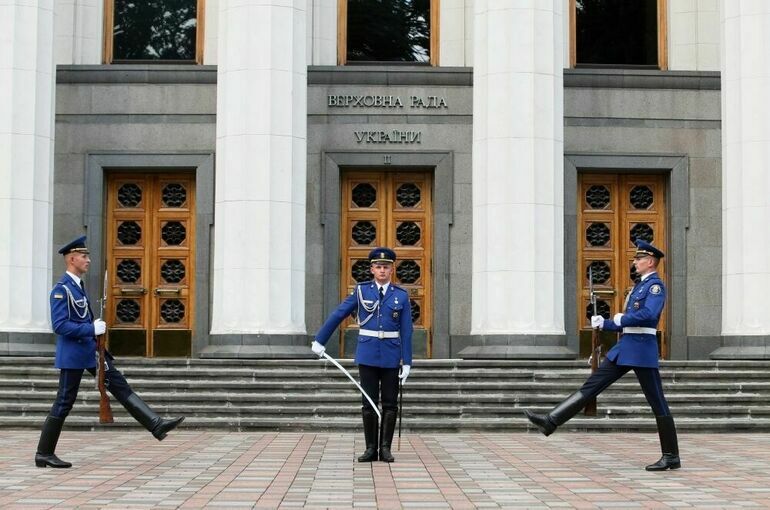 СМИ: Власти Украины перенесли верховную раду из-за «Орешника»