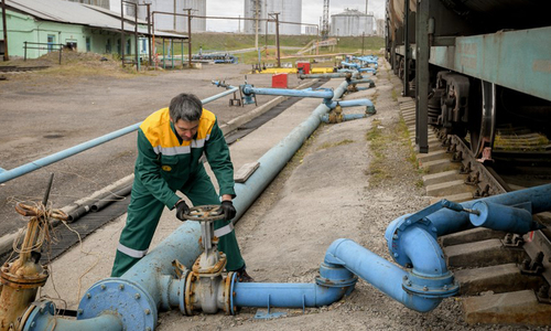 Власти Крыма успокоили жителей сообщением, что топливо поступило