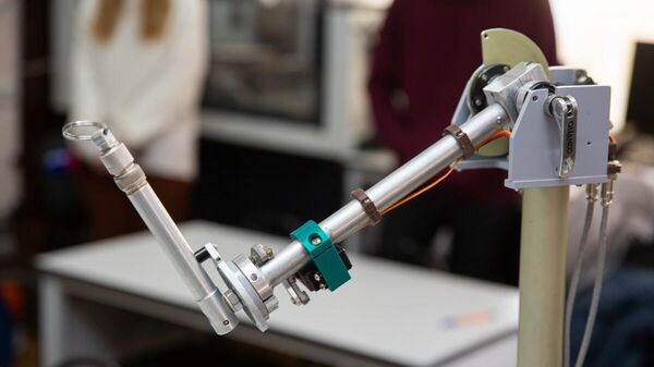 В Крыму студент выиграл полмиллиона за разработку медицинского робота