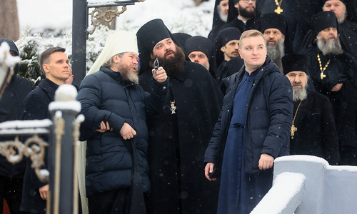 Крымский митрополит, соскучившись по снегу, съездил в Псков
