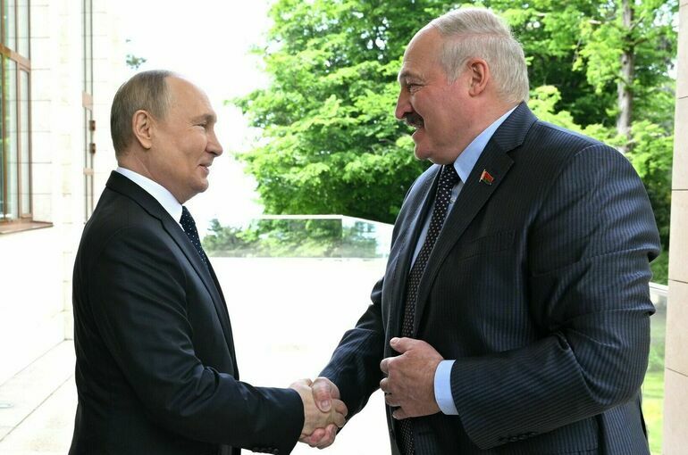 Лукашенко рассказал, как Путин угощал его козьим молоком Лукашенко рассказал, как Путин угощал его козьим молоком