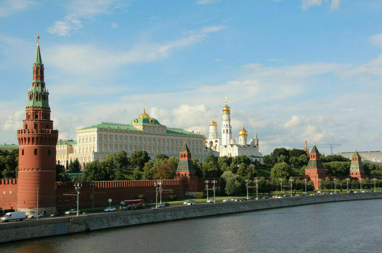 Зеленский отказался ехать в Москву на встречу с Путиным