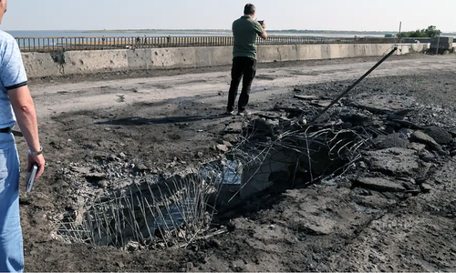 Чонгарский мост, поврежденный ракетами, восстановили