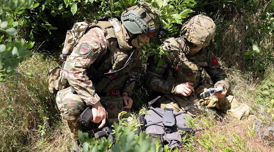 Власти Крыма ввели дополнительные выплаты для военных, участвующих в СВО с первых дней Власти Крыма ввели дополнительные выплаты для военных, участвующих в СВО с первых дней