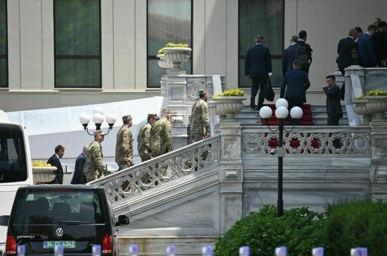 Делегация Украины прибыла на место переговоров в Стамбуле Делегация Украины прибыла на место переговоров в Стамбуле