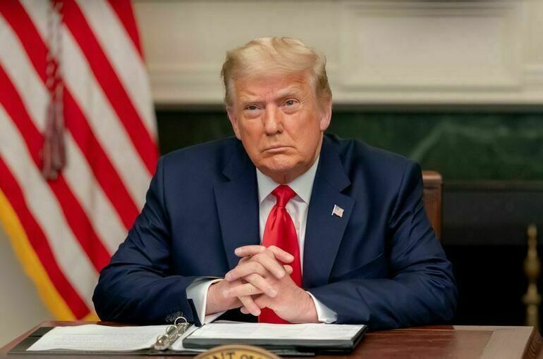 Bloomberg: Команда Трампа предлагает ему варианты давления на Россию Bloomberg: Команда Трампа предлагает ему варианты давления на Россию