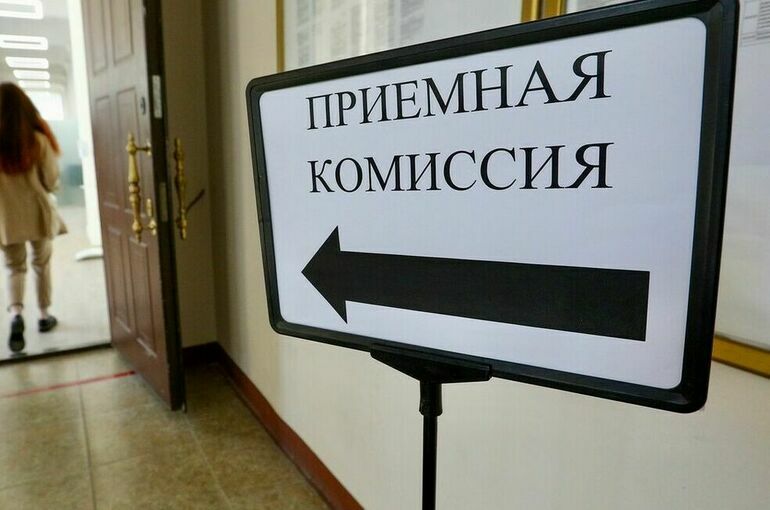 Абитуриентов из ДНР и ЛНР примут в российские вузы по квоте Правительства