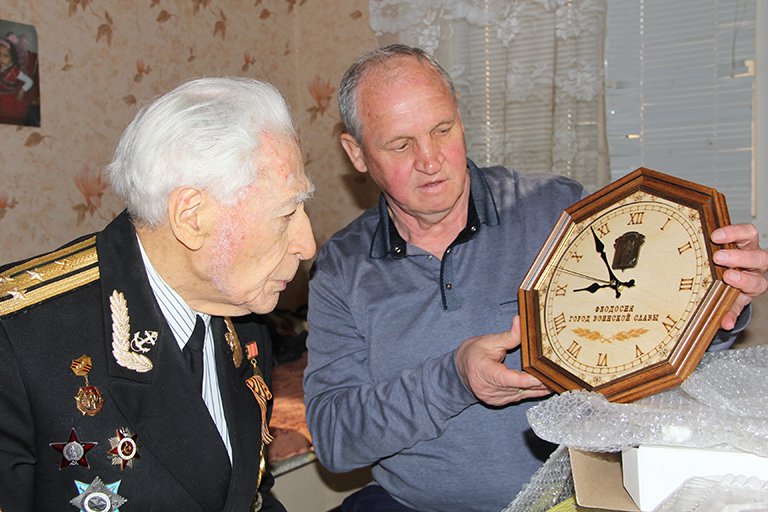 Ветеранов-фронтовиков поздравили с 95-летием