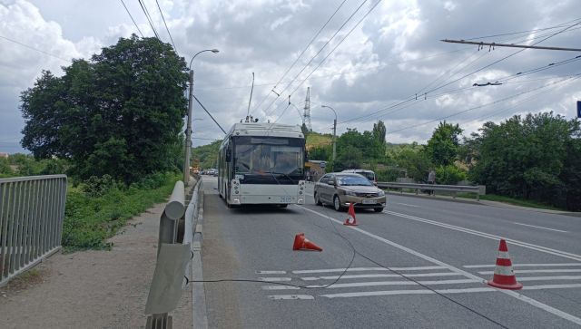 На Ялтинской трассе встали троллейбусы: пробка в сторону Симферополя