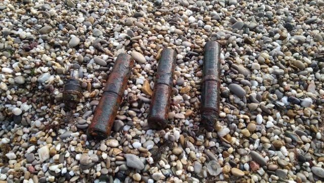 На диком пляже в Севастополе нашли 15 снарядов времен войны