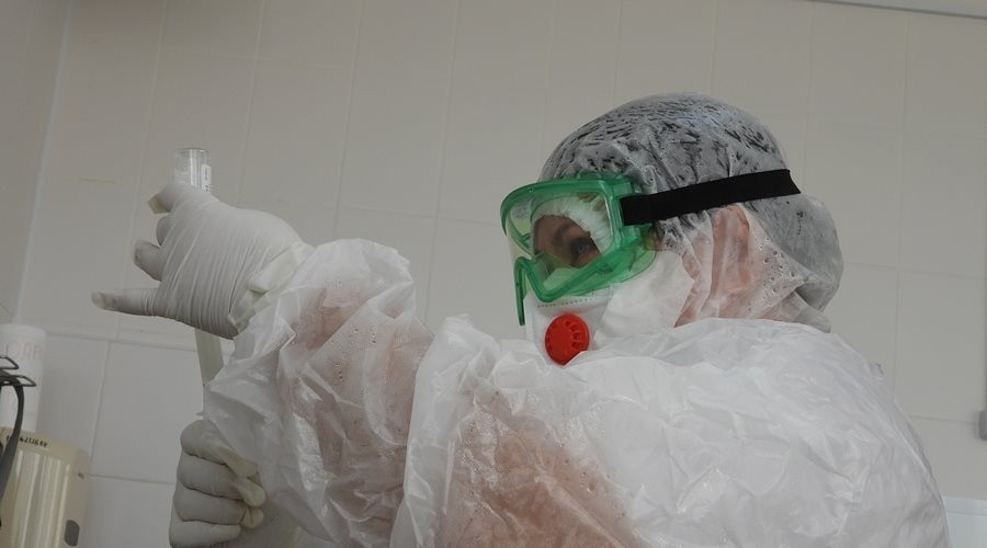 Врачи «скорой» первыми получили прививку от коронавируса в Крыму