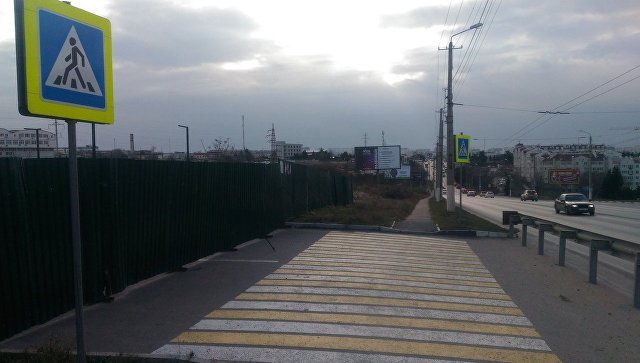Нелепые «зебры»: крымчане составили ТОП бесполезных пешеходных переходов
