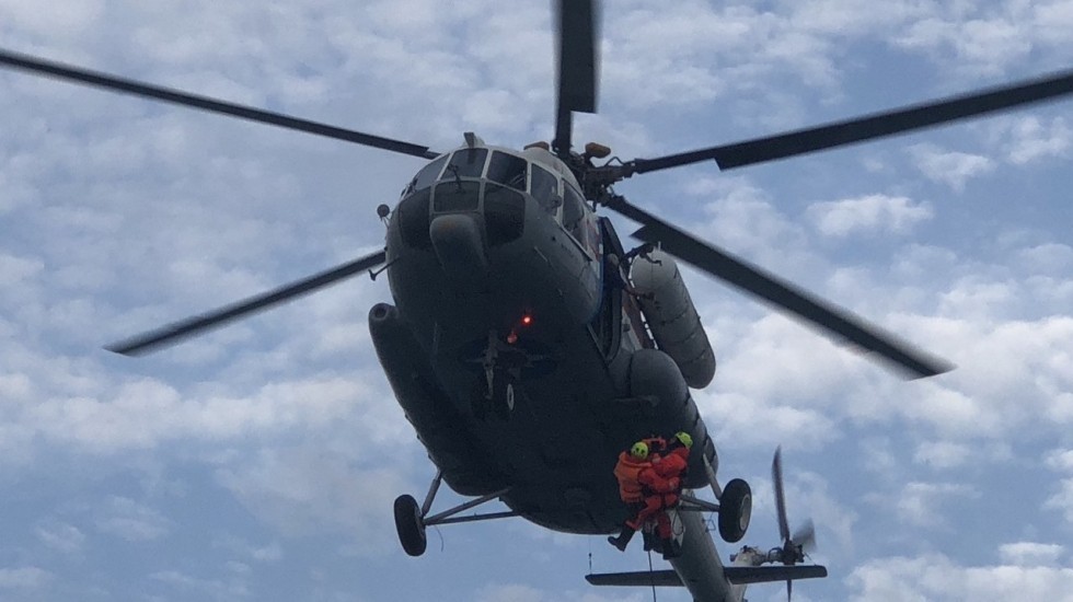МЧС РК: Сотрудники ГКУ РК «КРЫМ-СПАС» провели тренировочное занятие по выполнению спасательных операций с водной поверхности с привлечением авиации МЧС