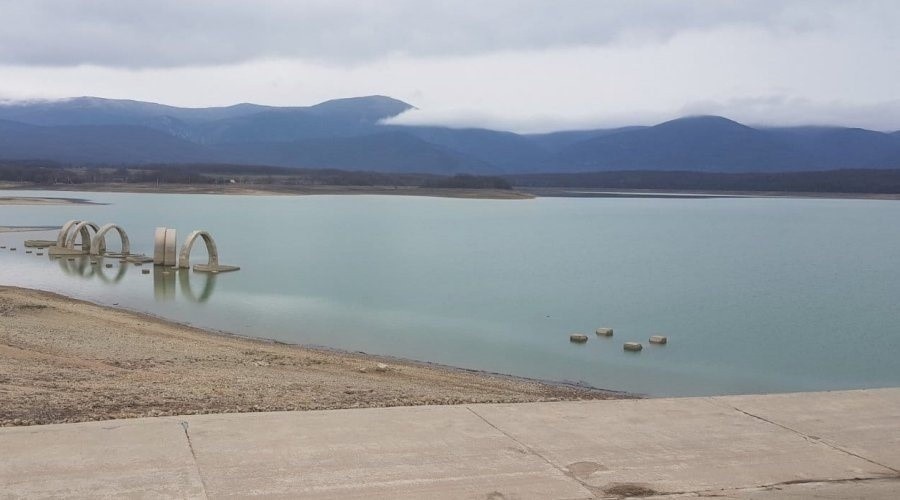 Запасов воды Севастополю хватит до конца года, пообещал губернатор