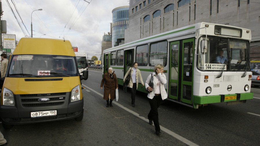 Едем неспеша: симферопольских чиновников пересадили на общественный транспорт