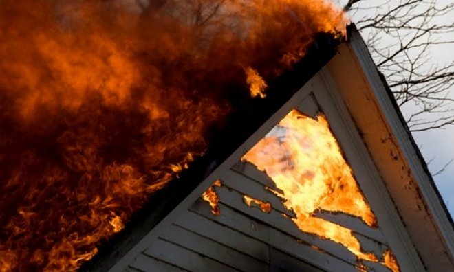 Ночной пожар: в Евпатории сгорел частный дом