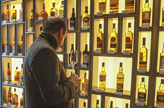 Продажу алкоголя россиянам до 21 года могут запретить