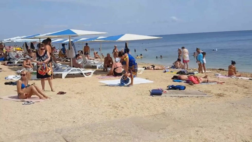Минкурортов Крыма выявило 16 работающих с нарушением пляжей в Ялте и Феодосии