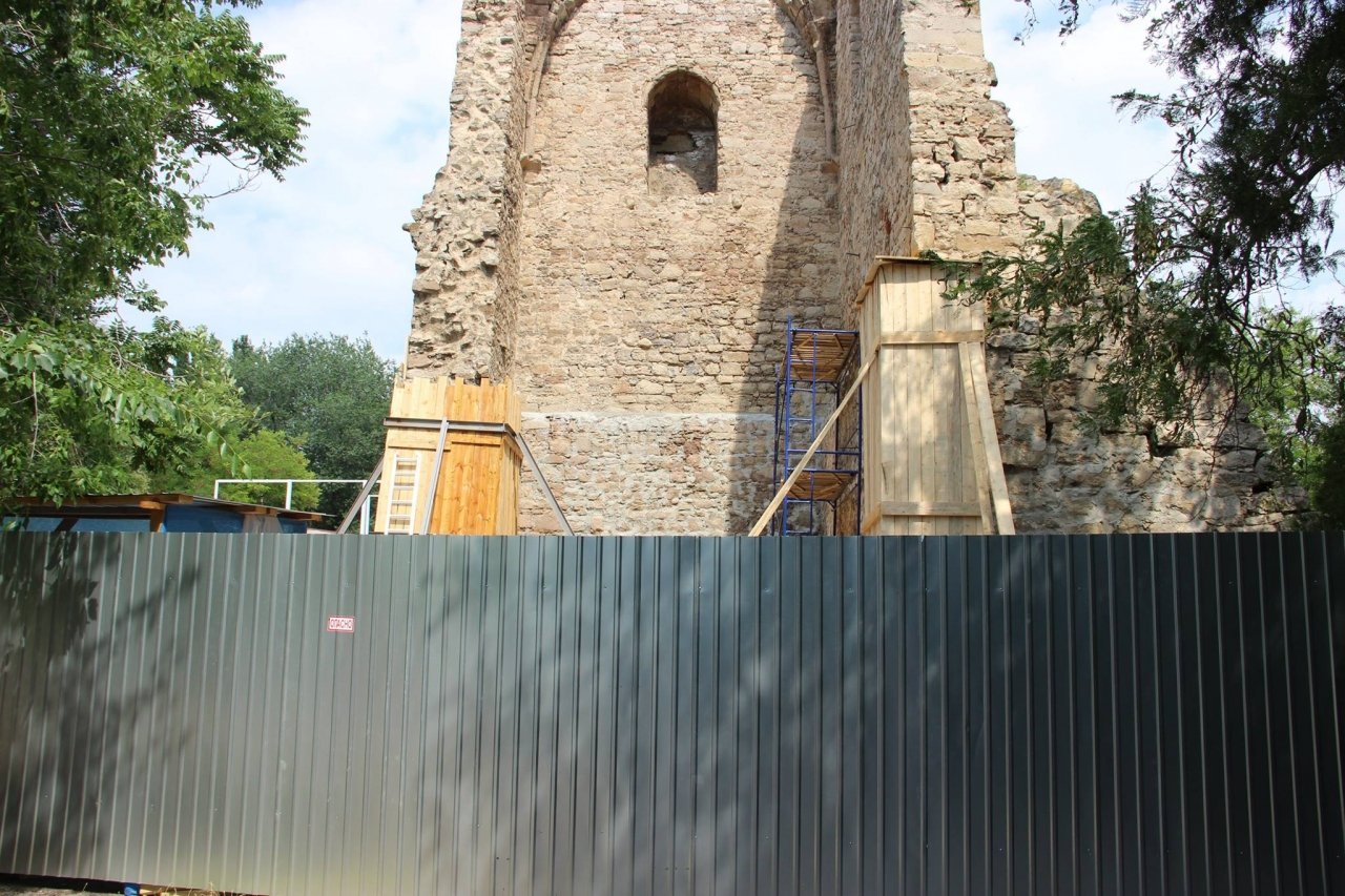 На башне Константина в Феодосии завершены противоаварийные работы