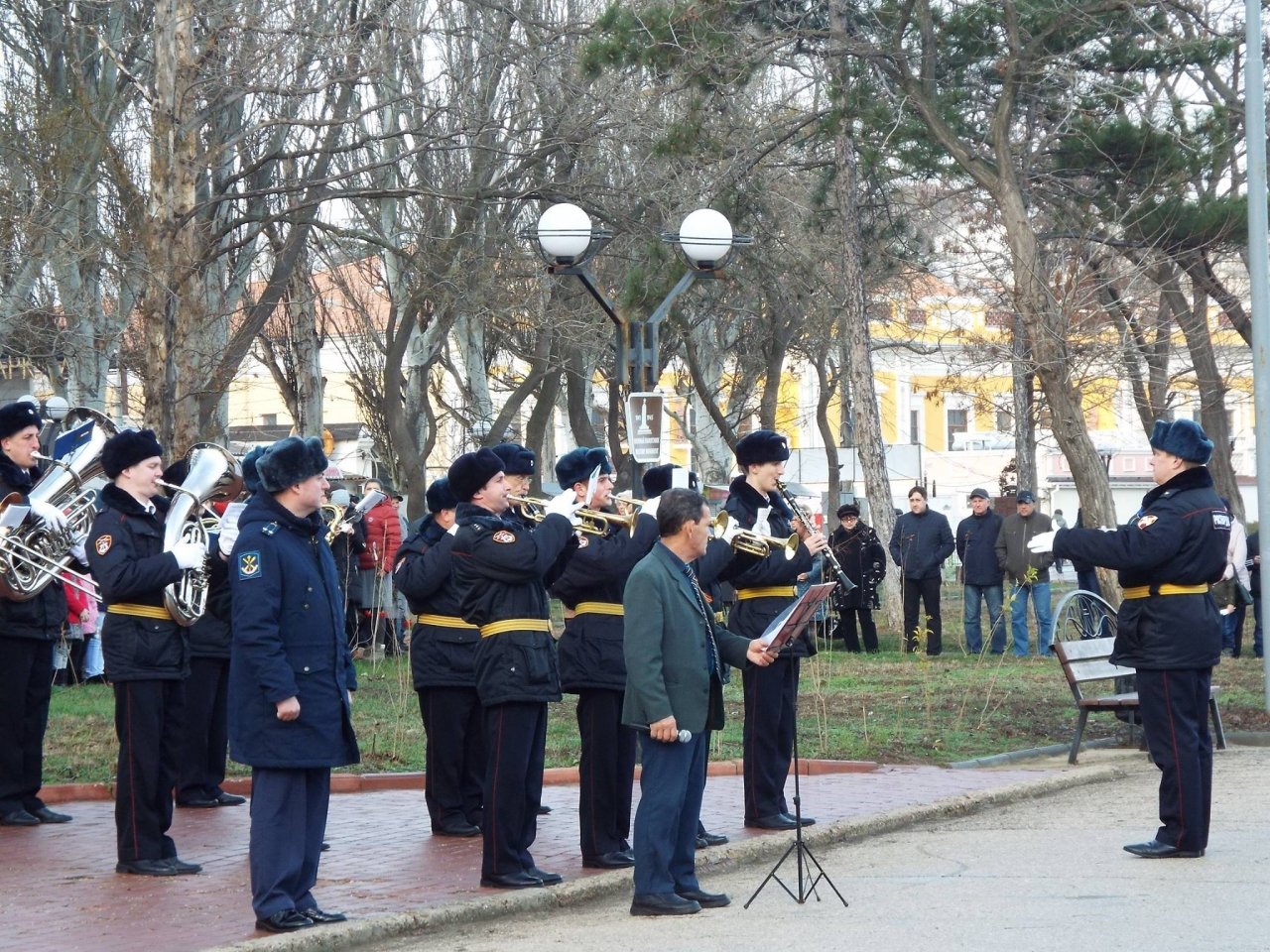 Фото митинга в честь Керченско-Феодосийского десанта в Феодосии #6446