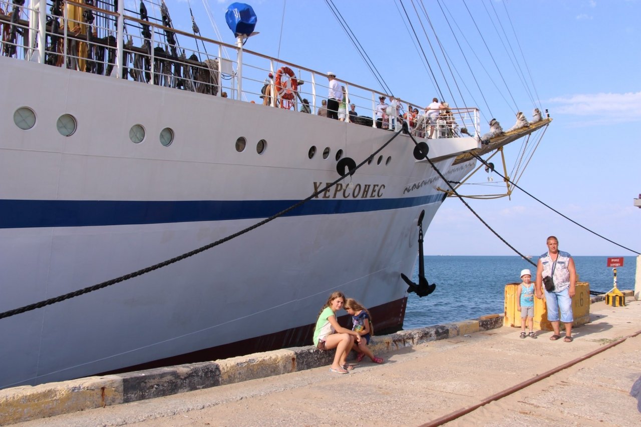 Фото парусного судна «Херсонес» в Феодосии #1191