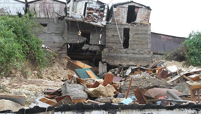 После разгула стихии: власти Севастополя рассказали о судьбе опасных гаражей