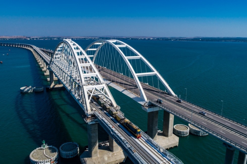 Строители выполнили самую быструю надвижку пролета Крымского моста