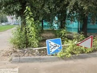 Феодосийские власти попросили усилить патрулирование в Насыпном из-за частой порчи дорожных знаков