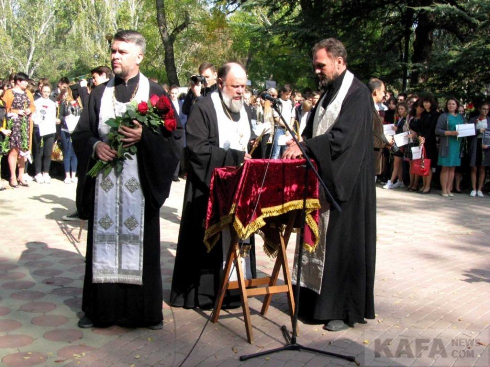 Феодосийцы почтили память жертв трагедии в керчи #14354