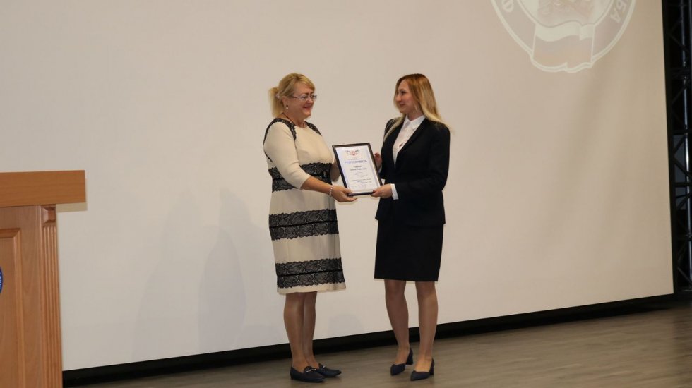 Ирина Кивико вручила награды крымским налоговикам