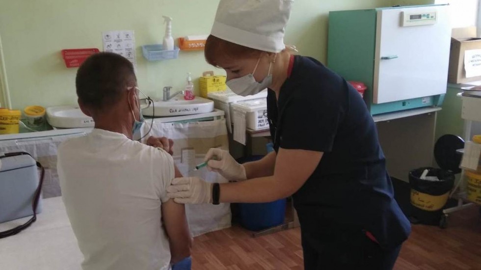 Минздрав РК: Сотрудниками Бахчисарайской ЦРБ вакцинированы против COVID-19 более 18 тысяч человек