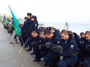 Фото митинга в честь Керченско-Феодосийского десанта в Феодосии #6431