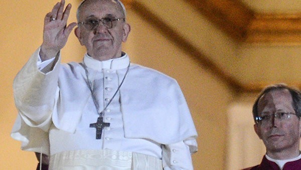 Папа Римский помолился за режим тишины на Украине и в Карабахе