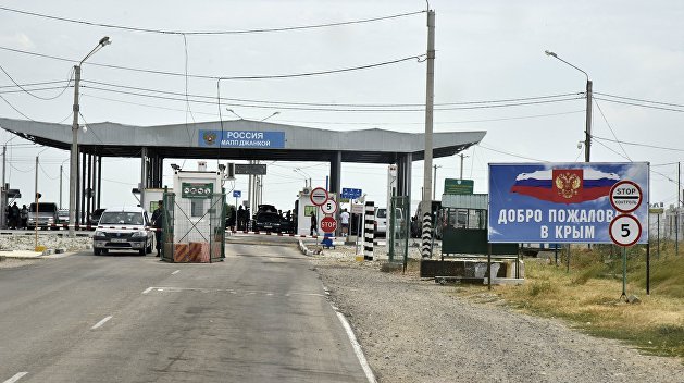 В Херсоне из аэропорта запустят автобусы к границе с Крымом