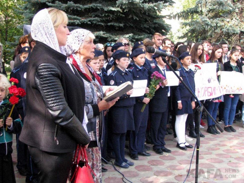 Феодосийцы почтили память жертв трагедии в керчи #14349