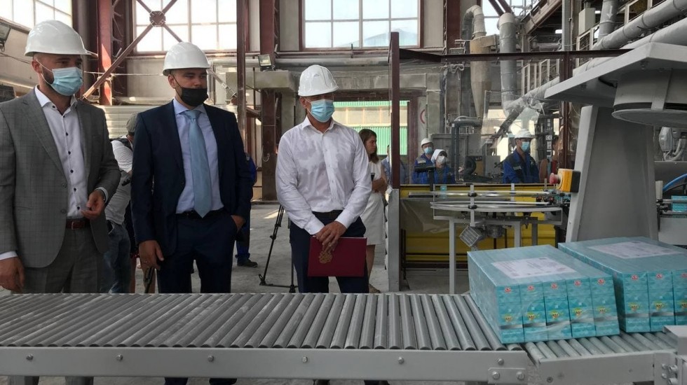 На Крымском содовом заводе состоялся запуск новой упаковочной линии пищевой соды