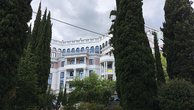 Кому Госкомрегистр Крыма расскажет о квартире Зеленских в Ялте