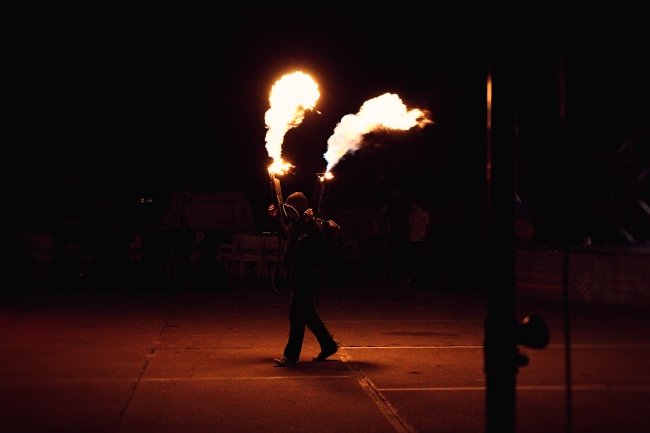 Танцы с «ручным» огнем: в Коктебеле завершился фестиваль «Крым Fire Fest»