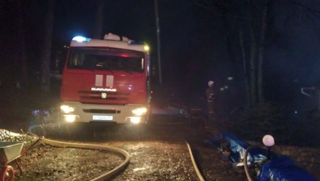 Пожарные спасли пенсионера из горящей квартиры в Керчи